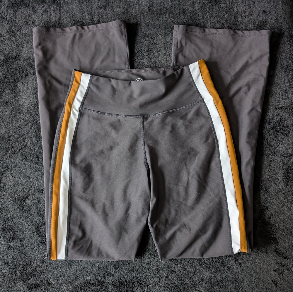 Sage Collective Women's Black High-Rise Side Stripe Flared Leggings Pants Sz L